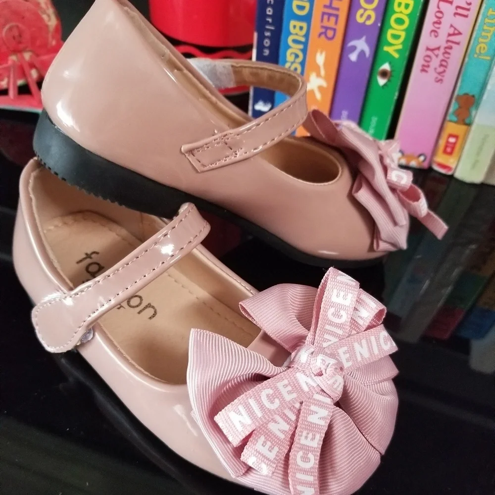 NWOB toddler girl dress shoes (B1)